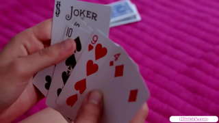 Gamay nga atngal blonde nga adunay usa ka tinuod nga hottie sa iyang lawak nga higdaanan.Sila halok ug magasuso sa atngal sa wala pa siya nagatilap sa iyang nanghimungot pussy.Siya facerides ang gamay nga bata diha sa usa ka 69er