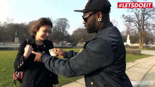 בטלנים אוטובוס - #מגי מריקה - סקסי התחת ברונטית הארדקור קדח באוטובוס על ידי זין גדול ושחור