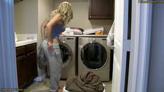 Äitipuoleni ei Kerro Isäpuoleni Olemme Vitun