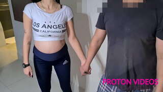 Dostum, prodüser Brazukas gətirdi mənə hamilə olan Alicia Weller etmək üçün test divan olmadan kondom