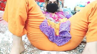 Bhabhi Anal Nahaufnahme Spielen Mit Dildo