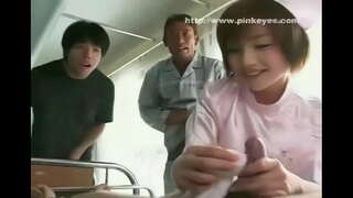 Gadis asia Memainkan watak