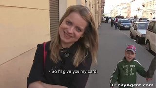 ���वघड एजंट - तिच्या मांजर ओले आहे आणि भरीव