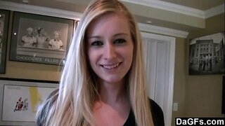 Правя Секс Видео С Истинска Момиче