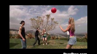 Matahari Terbenam Remaja Bermain Dan Menguras Bola