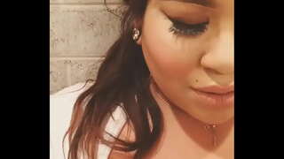 Instagram काले DDD मांबा दिखा रहा है उसे स्तन के साथ 7