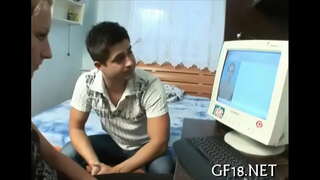 ̘�쁜 나이 법적 십대 소녀 스탠드 강아지 패션