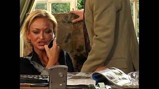 GL-Delphine-Adalah--Bos-lulu