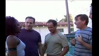 Seksi ebony interacial blowbang