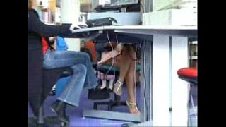 کھل لائبریری کے upskirt