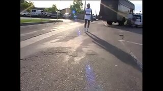 Cocoș negru în fundul strâmt