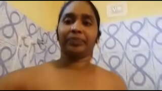 Aunty ቅድሚያ የሚሰጡዋቸውን ውስጥ bathroom