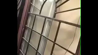 ���िली चिल्लाती