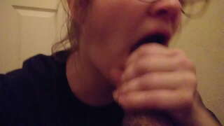 Bela dekle ljubi, črn smetana