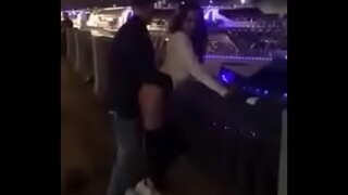 ���ິນອາຫານເພກ່ຽວກັບຖະຫນົນຂອງກູ