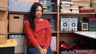 ���ල් පී සුවය සොරාගත් භාණ්ඩ හා පසුව පිස්සු හැදිලද මෙම shoplifter