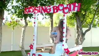 Fångad På Kissing Booth0.mp4