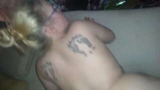 Сексуалды іш киімдегі сексуалды қыз