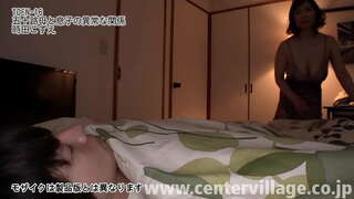 Kozue, 51, yang kehilangan suaminya untuk penyakit 10 tahun yang lalu dan telah hidup dengan anaknya sejak itu.Anak berusia 23 tahun, yang punya pekerjaan musim bunga ini, sudah berapa kali ia adalah seperti hari demi hari untuk suami saya ketika saya masih muda ....