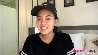 ���ாய் பெண் ஒழுங்குபடுத்தும் பீவர் மற்றும் பெறுகிறார் துணி