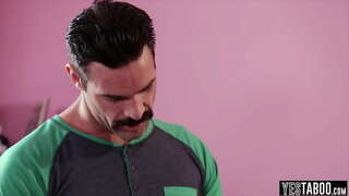 Hari musim panas mendapat fucked oleh ayah tirinya