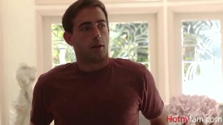 ���ाँ फ़ीड करने के लिए Stepnephew