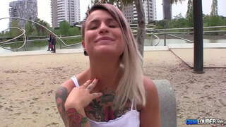 B. Зэгс adicta al үрийн шингэн - испани өсвөр нүүрний cumshot