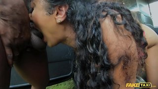 Падробленае Таксі індыйская Марына Майя Бі-бі-сі першы раз порна ў таксі