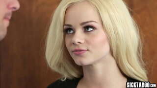 Збуджена красуня проковтнула член хлопця і осідлала його